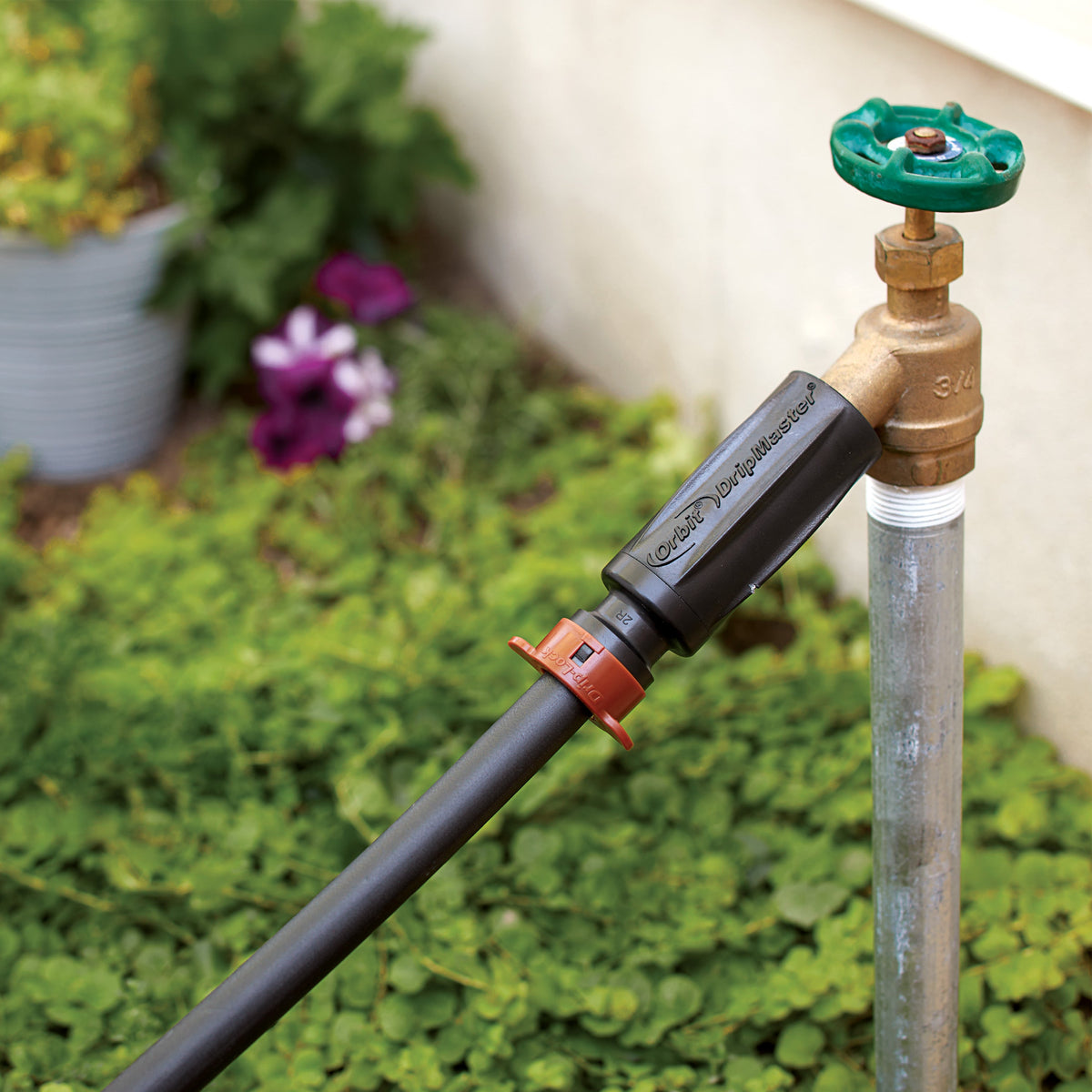 Filtre 3-en-1 3/4 po FHT x 1/2 po Drip-Lock®, régulateur de pression et adaptateur de tuyau d'irrigation goutte-à-goutte 67738